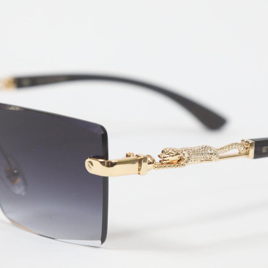 eyedigo-geometric-Stylish sunslasses-gradient-black-golden-nebula-modelshoot-S09-0006 1