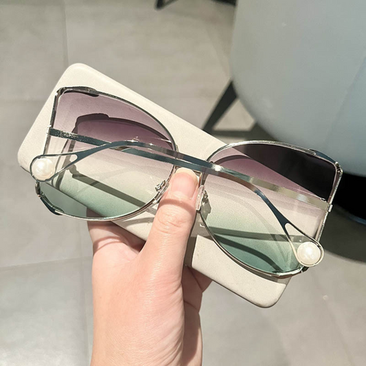 EyedigoGradient Light Pink X Metal GoldenDramatic Geometric Butterfly sunglasses- E09-0039 4-front