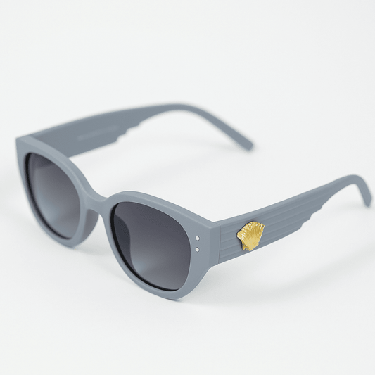 eyedigo-wayfarer-Stylish sunglasses-black-grey-shadow-modelshoot-S10-0022 6