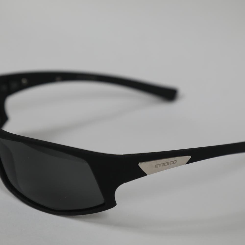 eyedigo-wayfarer-Stylish sunglasses-black-matte-black-wraparound-front-S10-0016 3