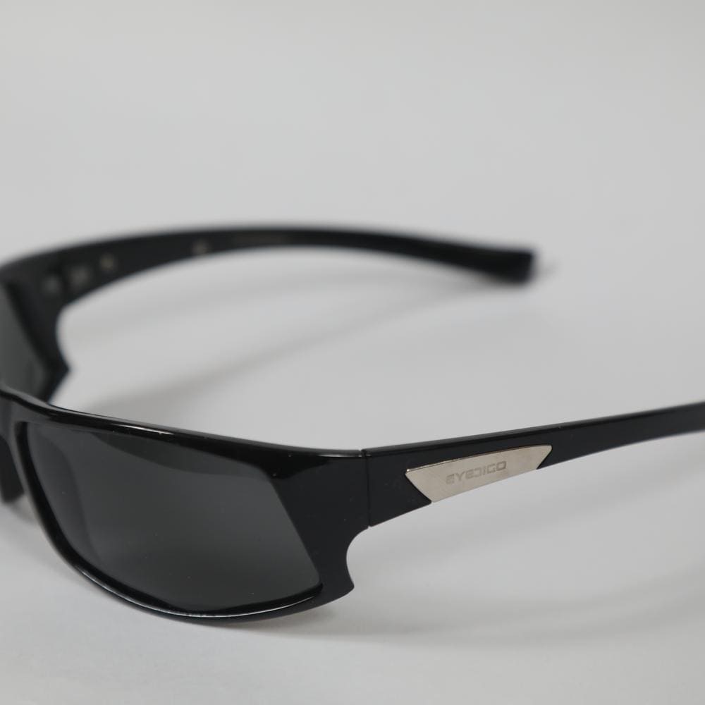 eyedigo-wayfarer-Stylish sunglasses-black-shiny-black-wraparound-front-S10-0016 4