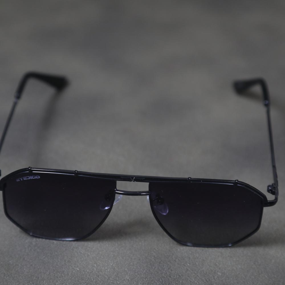 eyedigo-wayfarer-Stylish sunglasses-gradient-black-black-swift-side-S10-0024 4