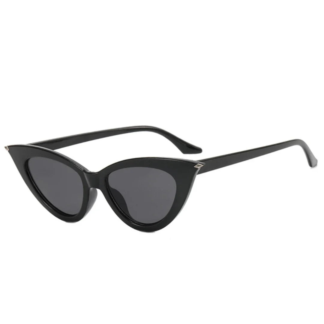 Eyedigo black cat-eye stylish Power Sunglasses .