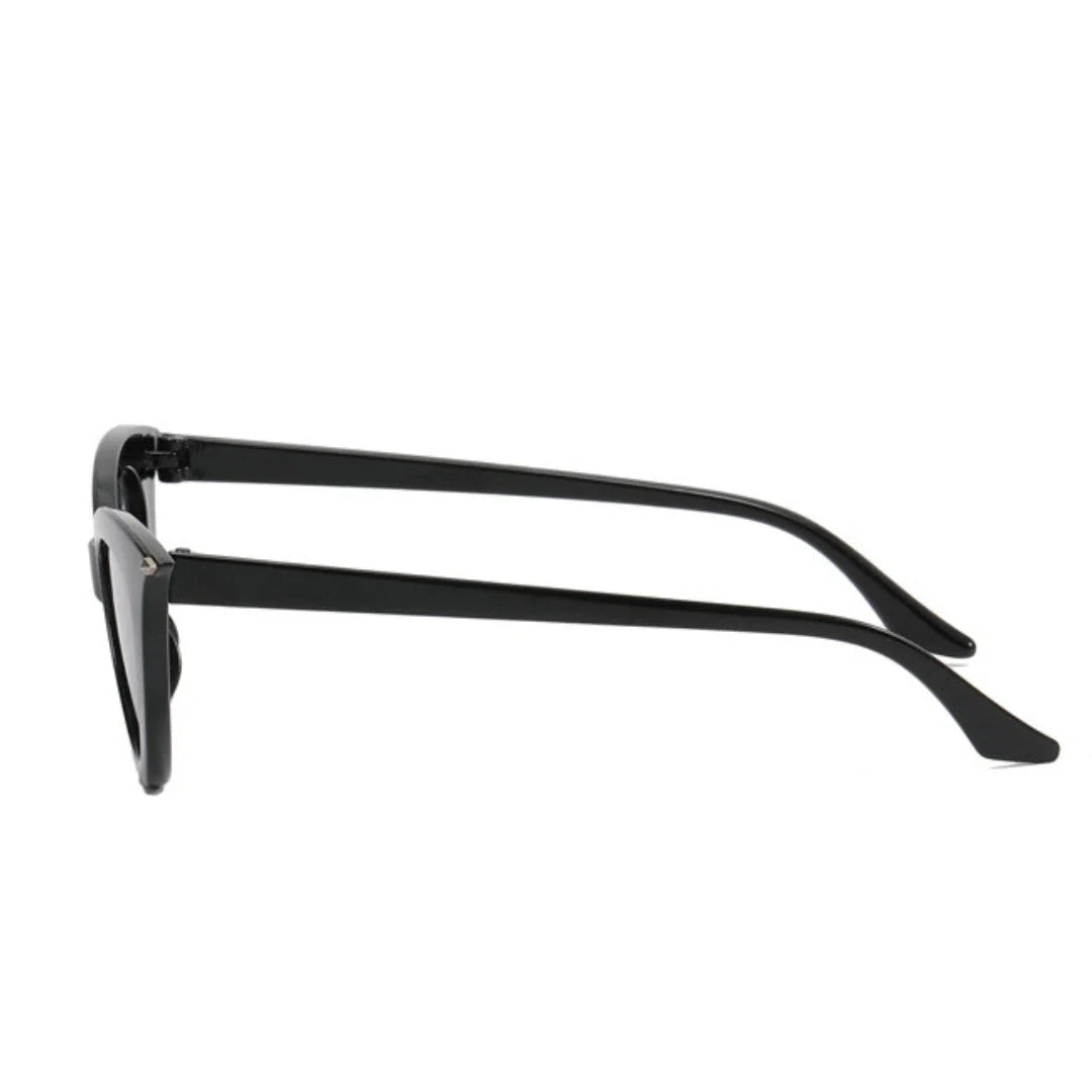 Eyedigo black cat-eye stylish sunglasses.