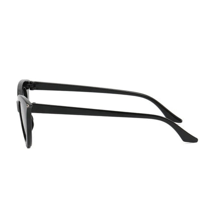 Eyedigo black cat-eye stylish sunglasses.